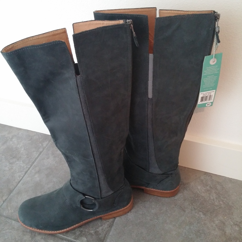 OLUKAI Boots (Women's size 11) - BRAND NEW w/tags!